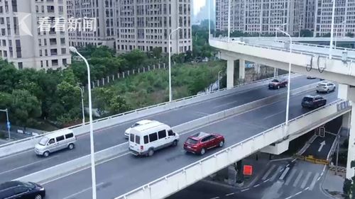 视频 上海 市政工程大范围施工 对道路交通产生影响